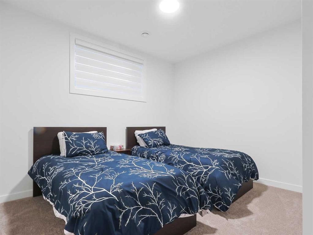 110 Sunstone Way, Balzac, AB - Indoor Photo Showing Bedroom