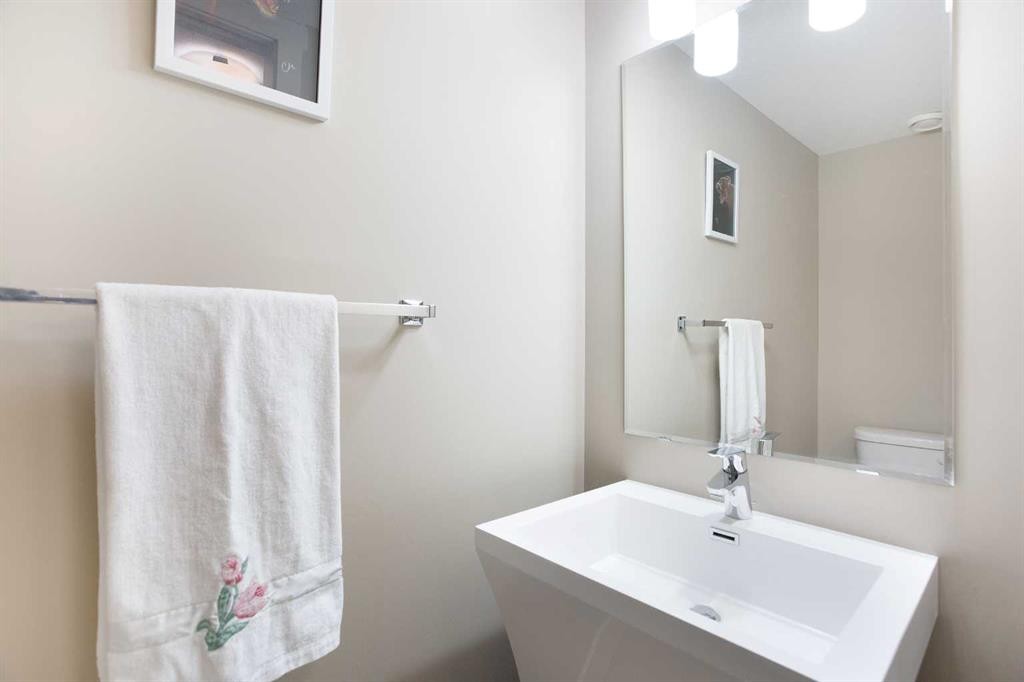 107 Evanston Manor Nw, Calgary, AB - Indoor Photo Showing Bathroom