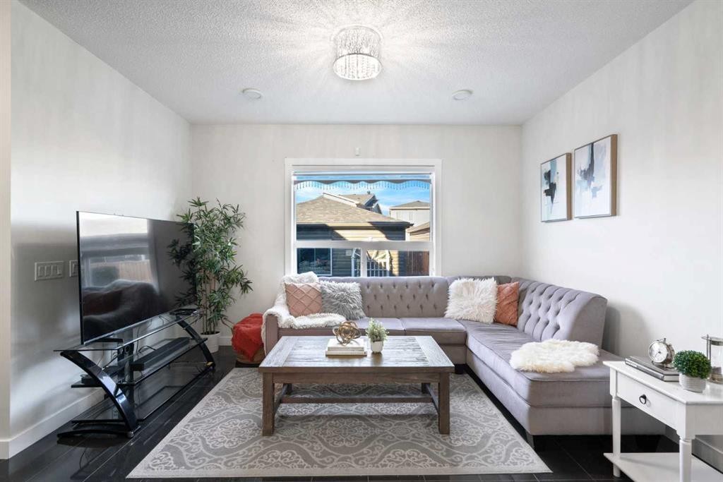 40 Cornerstone Avenue Ne, Calgary, AB - Indoor Photo Showing Living Room