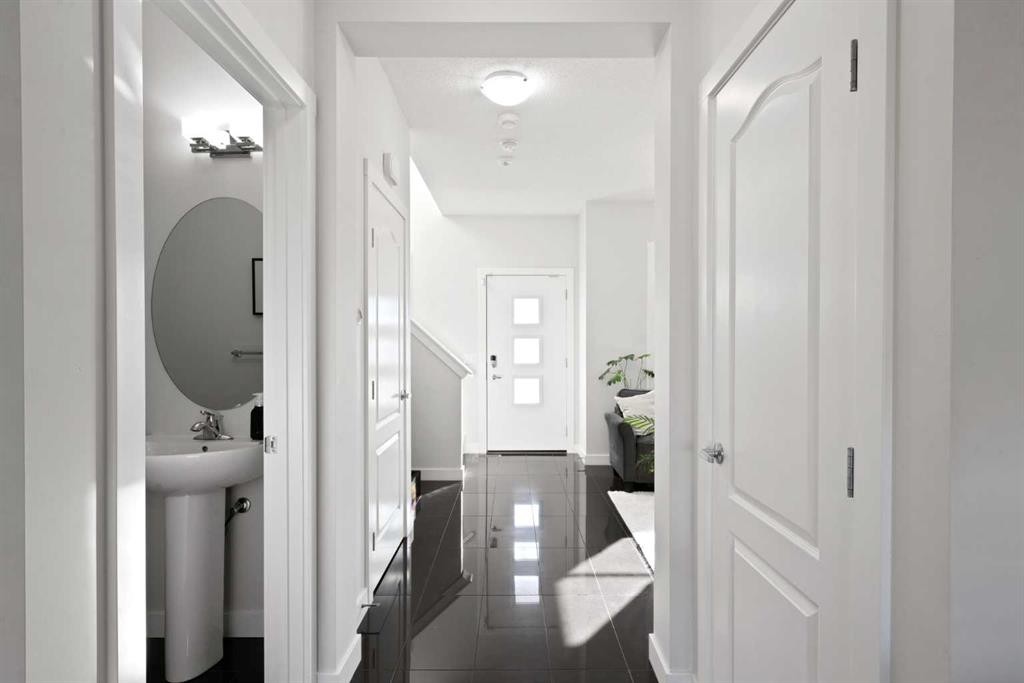 40 Cornerstone Avenue Ne, Calgary, AB - Indoor Photo Showing Other Room