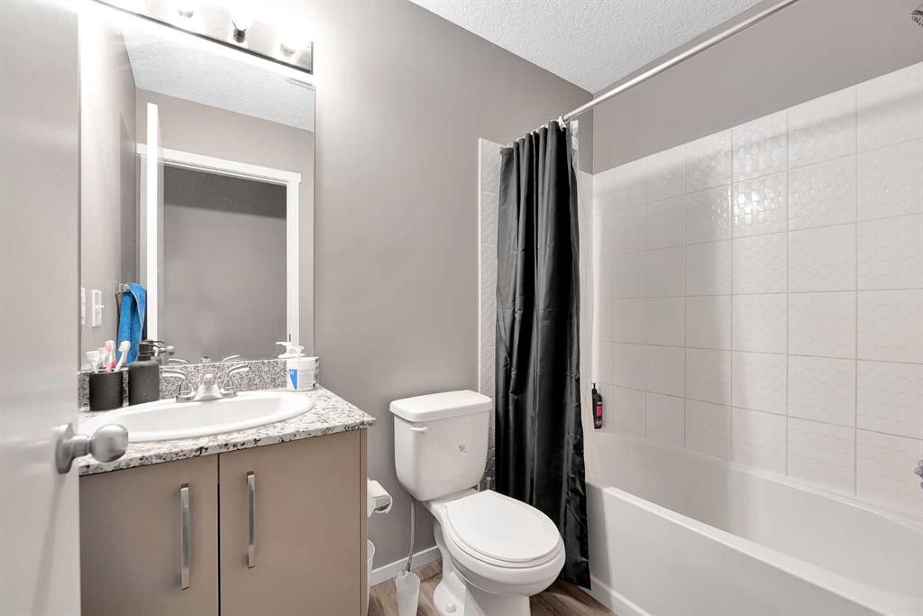 1609-4641 128 Avenue Ne, Calgary, AB - Indoor Photo Showing Bathroom