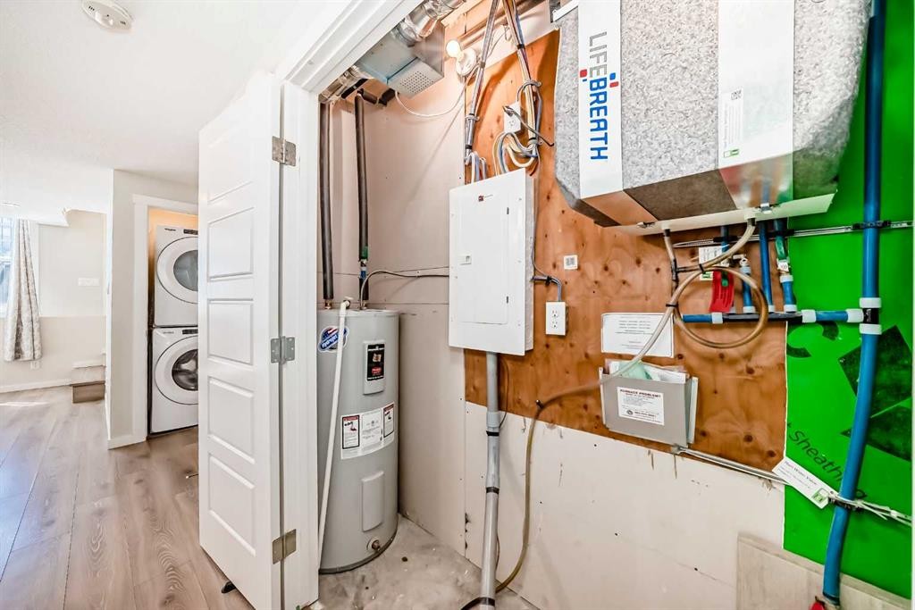 109 Cranbrook Square Se, Calgary, AB - Indoor Photo Showing Other Room