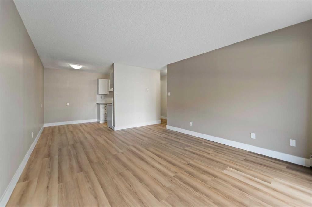 207-1335 12 Avenue Sw, Calgary, AB - Indoor Photo Showing Other Room