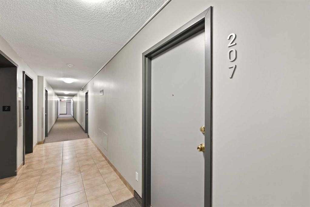 207-1335 12 Avenue Sw, Calgary, AB - Indoor Photo Showing Other Room