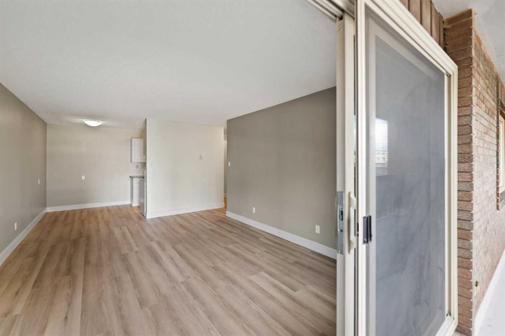 207-1335 12 Avenue Sw, Calgary, AB - Indoor Photo Showing Other Room