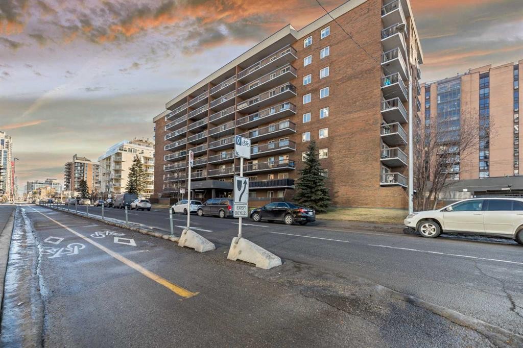 207-1335 12 Avenue Sw, Calgary, AB - Outdoor With Balcony With Facade