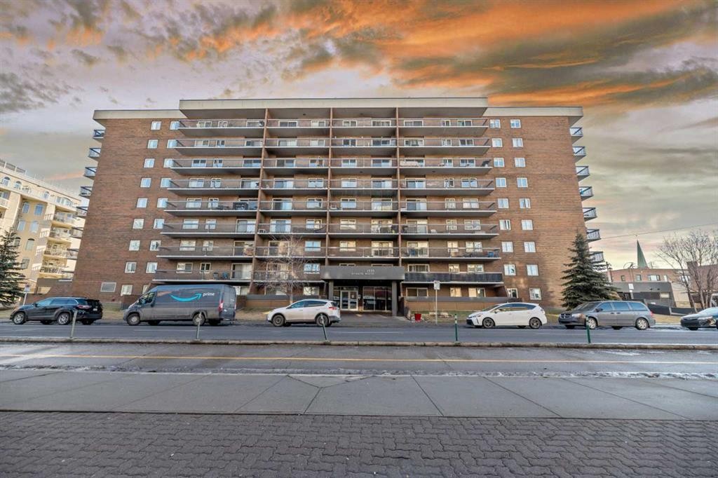 207-1335 12 Avenue Sw, Calgary, AB - Outdoor With Balcony With Facade