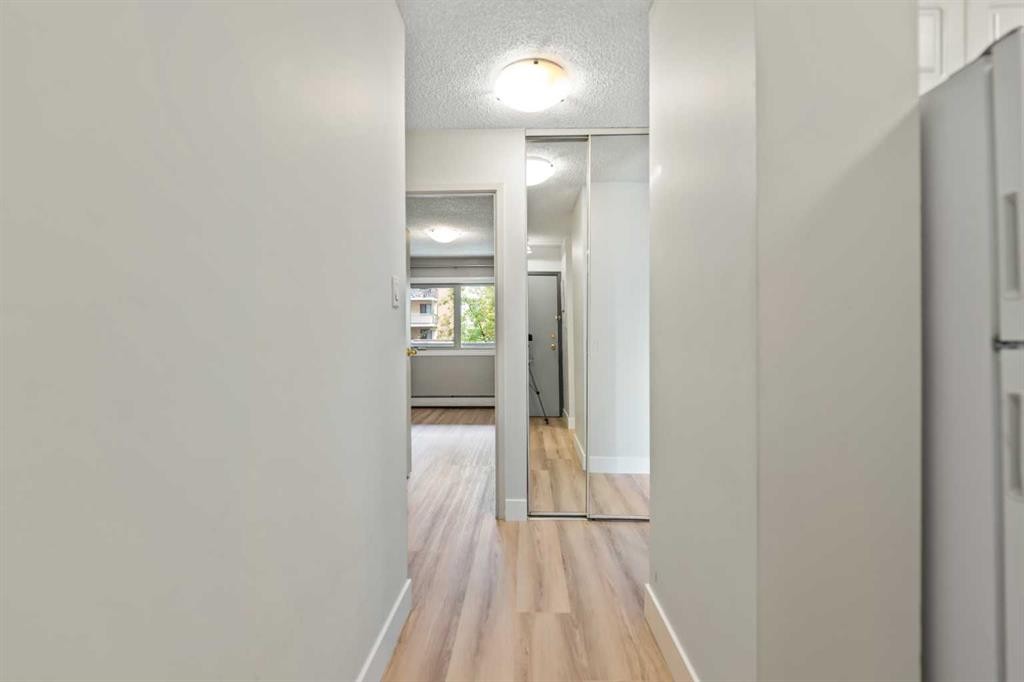 207-1335 12 Avenue Sw, Calgary, AB - Indoor Photo Showing Other Room