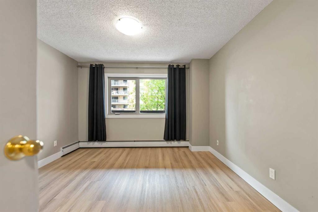 207-1335 12 Avenue Sw, Calgary, AB - Indoor Photo Showing Other Room