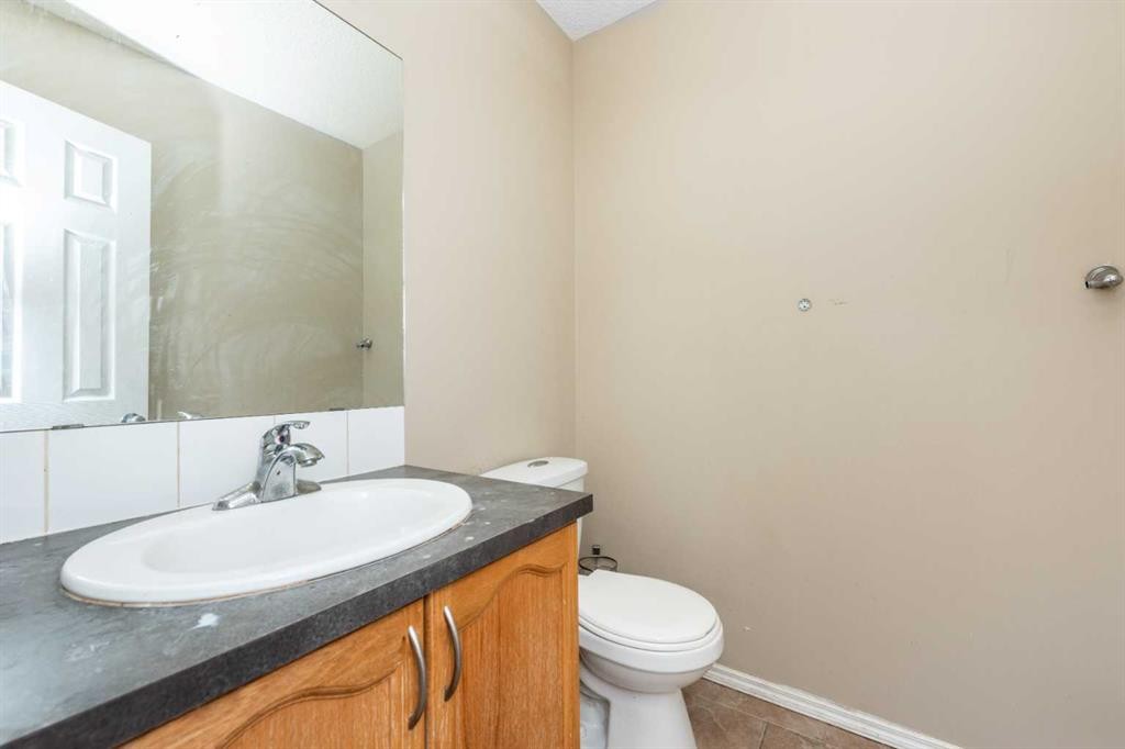 171 Tarawood Road Ne, Calgary, AB - Indoor Photo Showing Bathroom