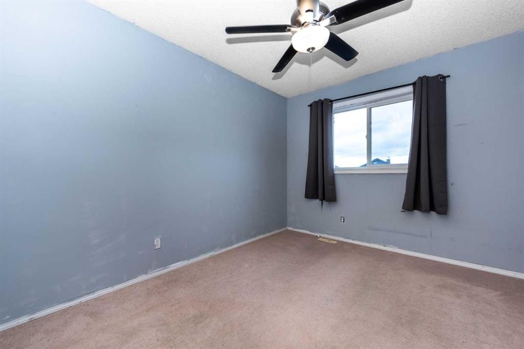 171 Tarawood Road Ne, Calgary, AB - Indoor Photo Showing Other Room