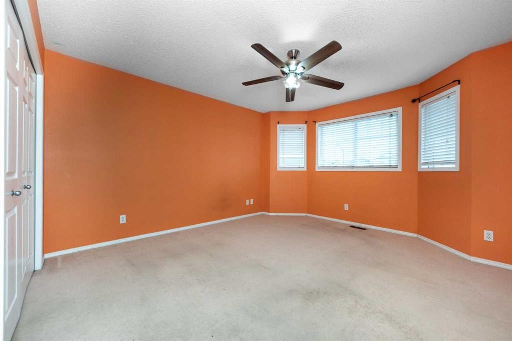 171 Tarawood Road Ne, Calgary, AB - Indoor Photo Showing Other Room