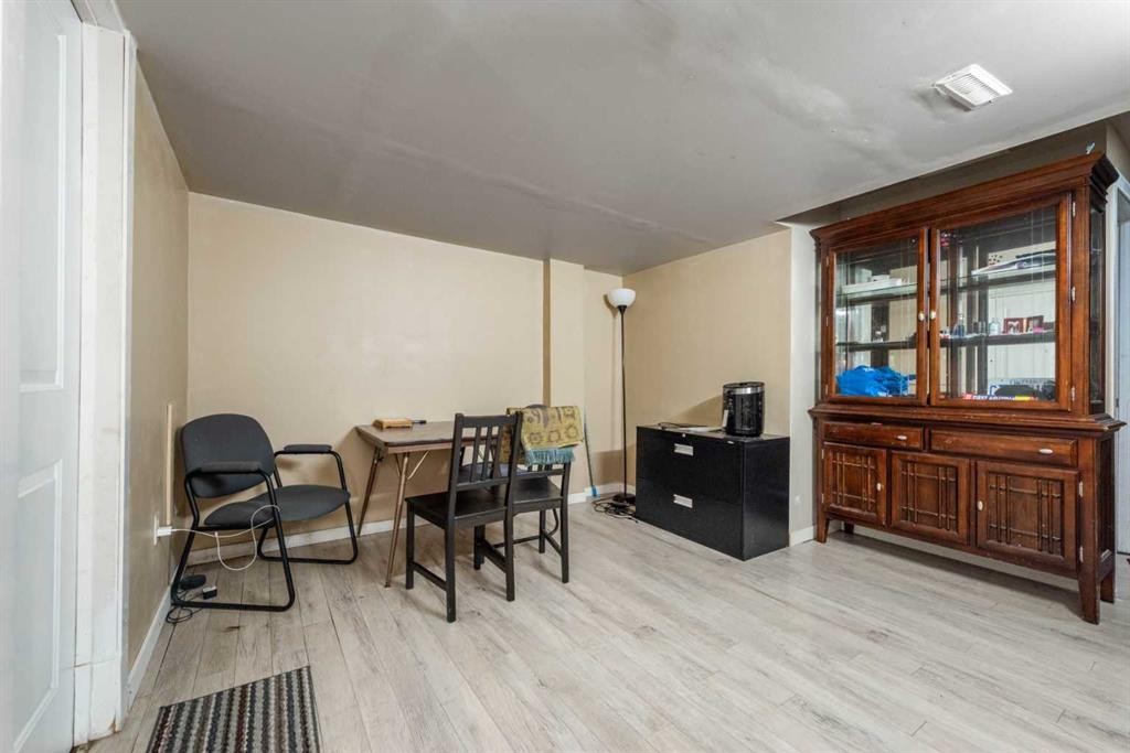 171 Tarawood Road Ne, Calgary, AB - Indoor Photo Showing Other Room