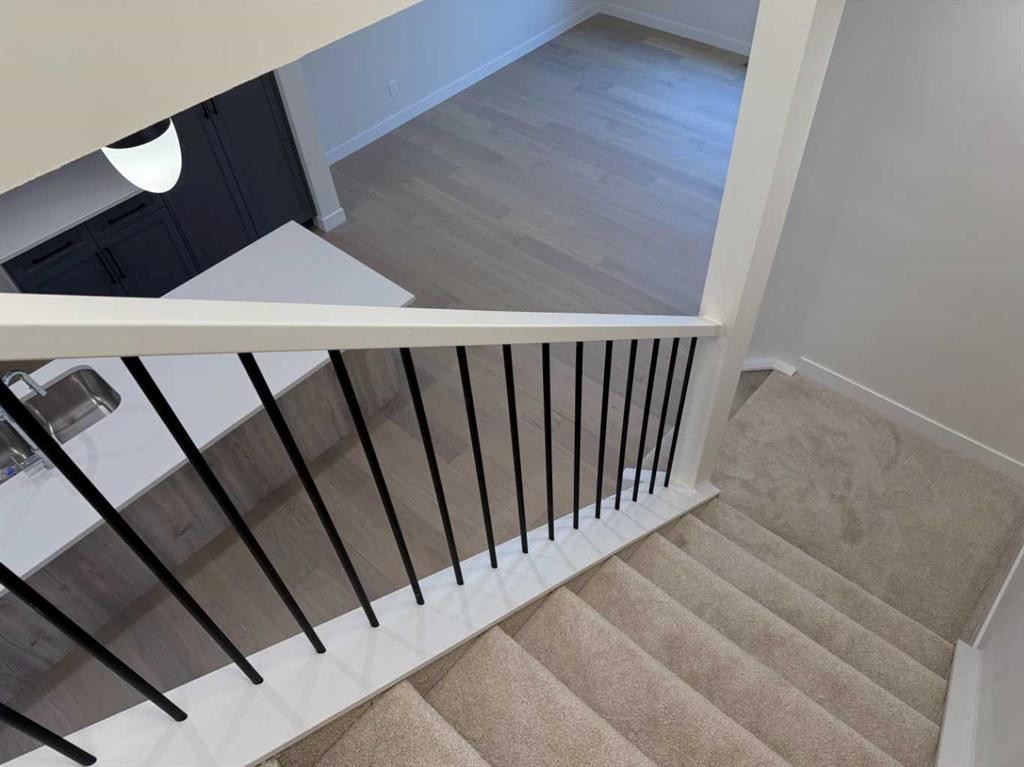 334 Sundown Road, Cochrane, AB - Indoor Photo Showing Other Room