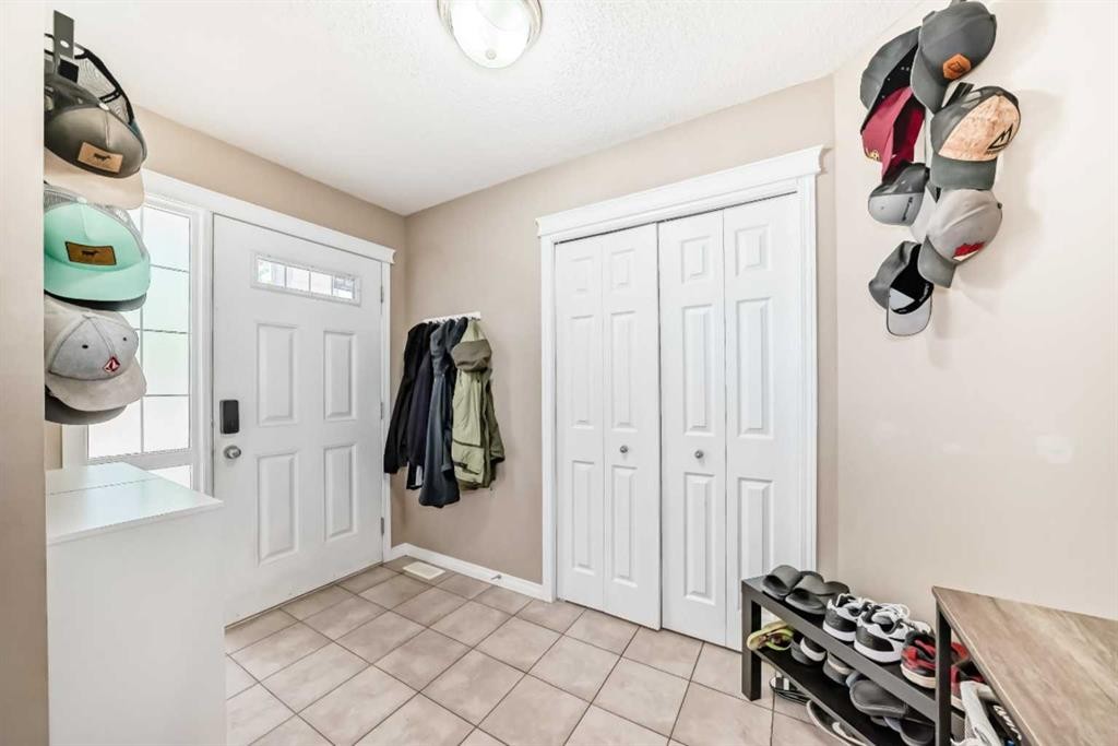 423 Morningside Way Sw, Airdrie, AB - Indoor Photo Showing Other Room