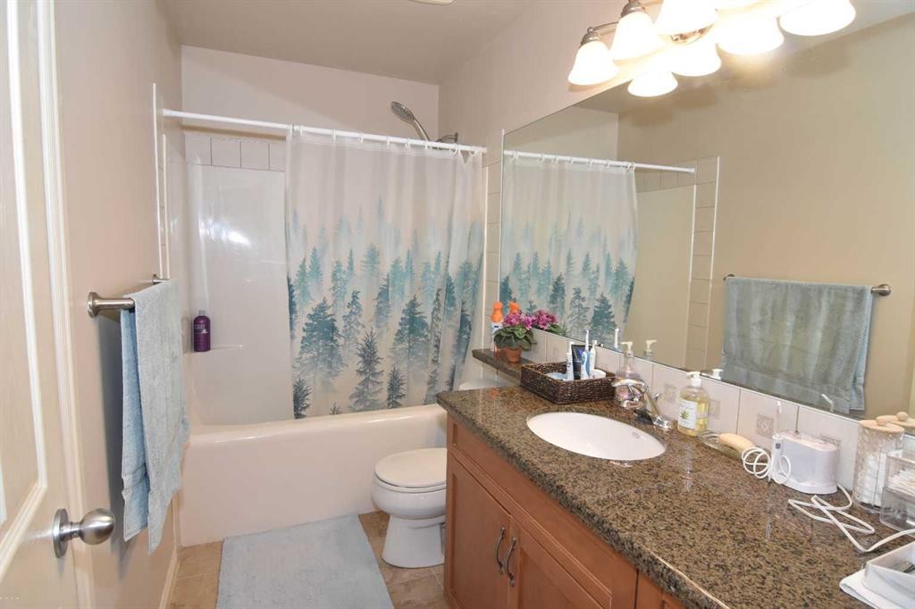 107 Panatella Close Nw, Calgary, AB - Indoor Photo Showing Bathroom