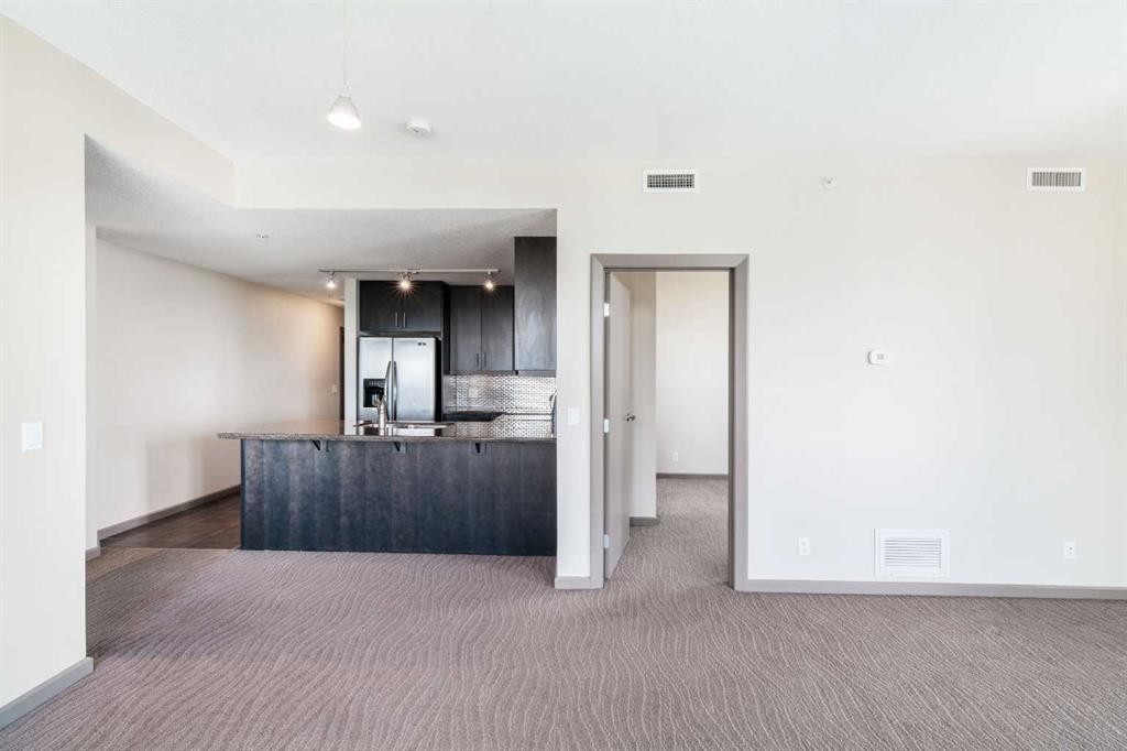 2010-210 15 Avenue Se, Calgary, AB - Indoor