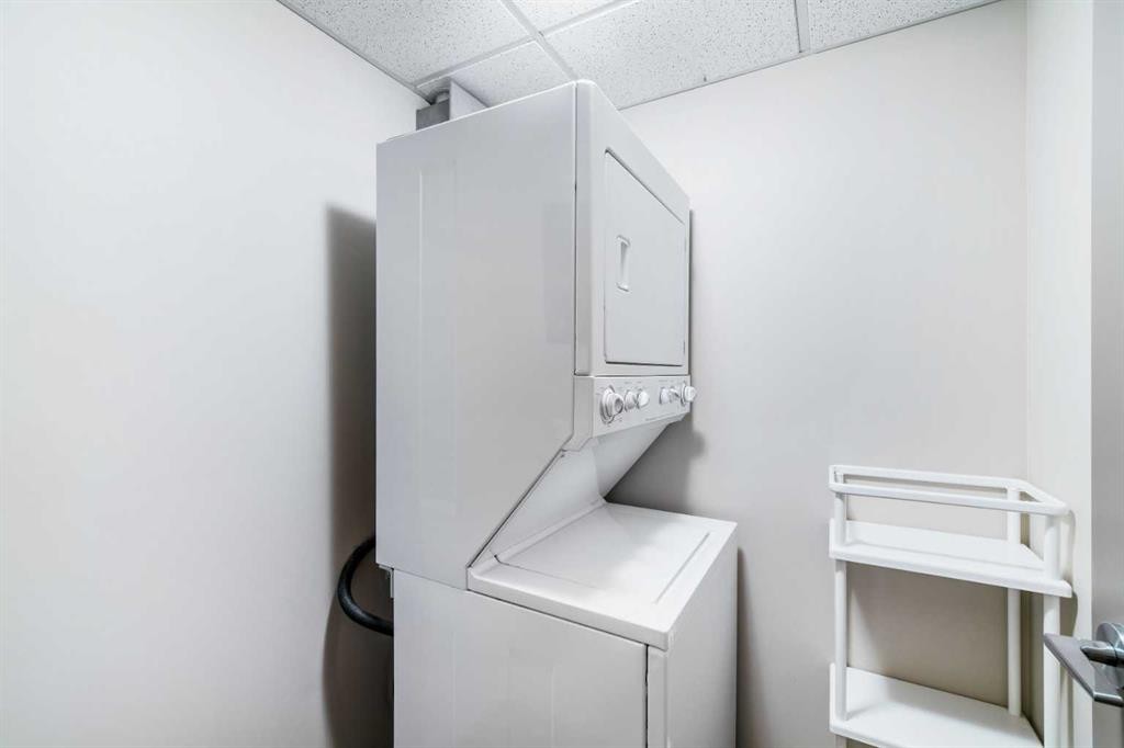 2010-210 15 Avenue Se, Calgary, AB - Indoor Photo Showing Laundry Room