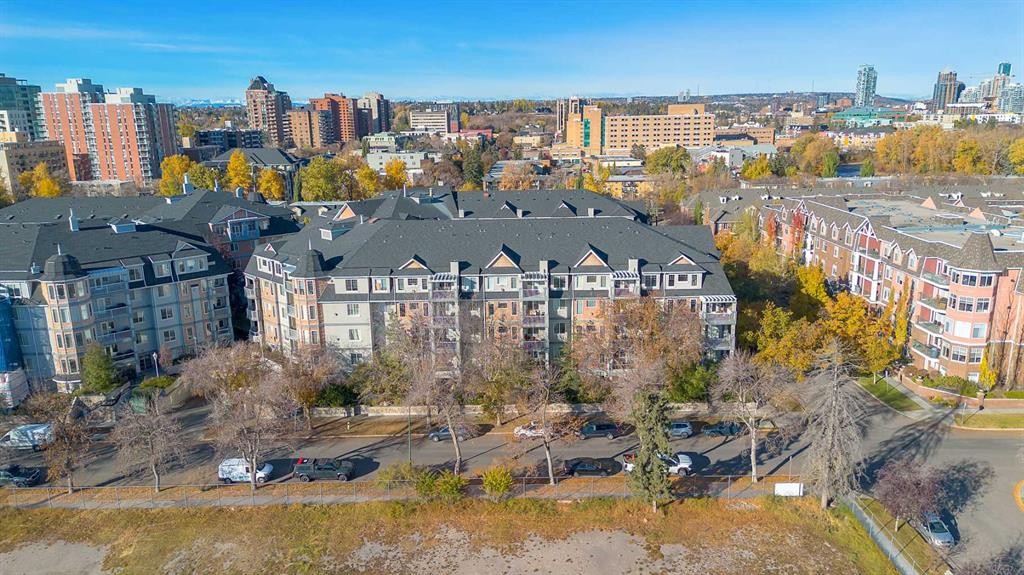 106-2411 Erlton Road Sw, Calgary, AB - Outdoor With View