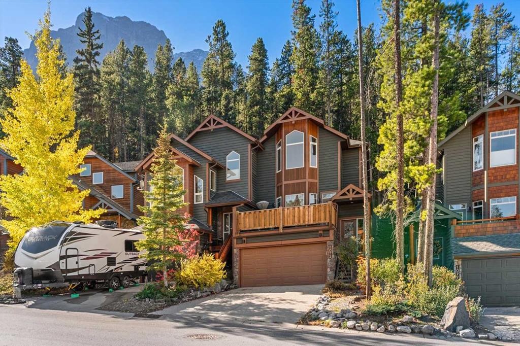 1073 Wilson Way, Canmore, AB - Outdoor With Facade