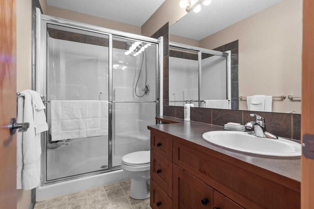 1073 Wilson Way, Canmore, AB - Indoor Photo Showing Bathroom
