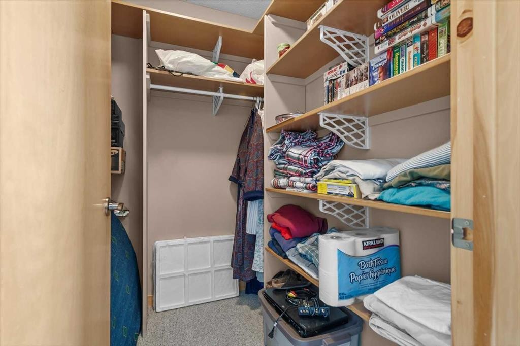 1073 Wilson Way, Canmore, AB - Indoor With Storage