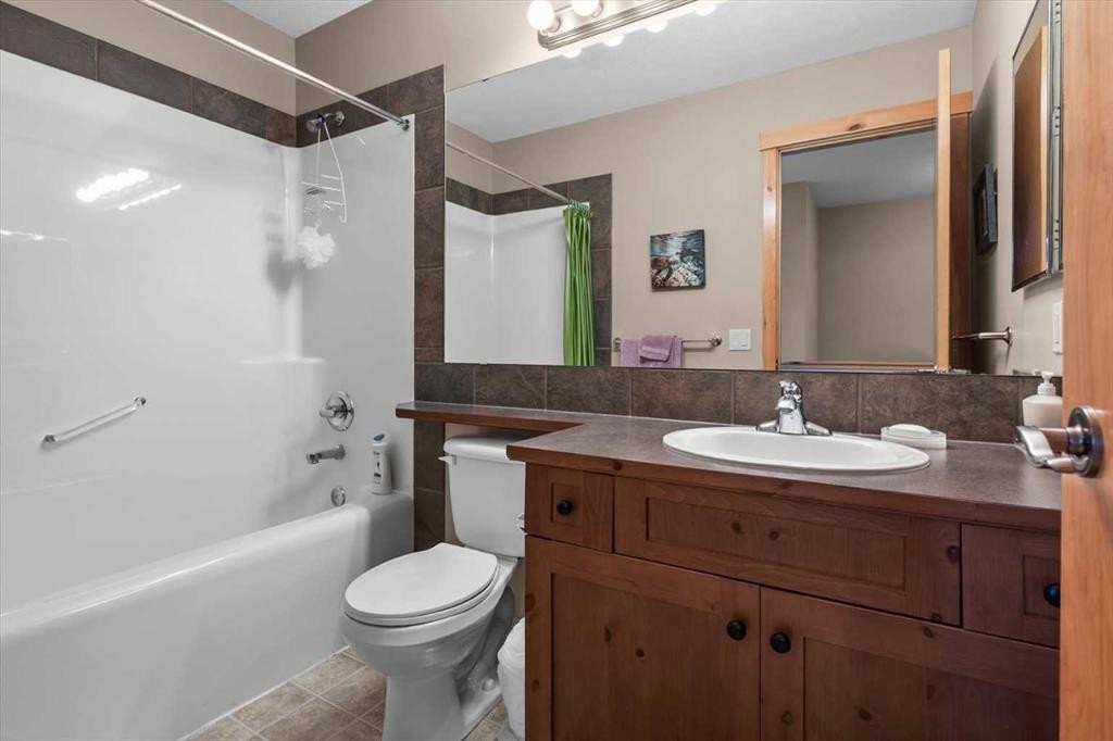 1073 Wilson Way, Canmore, AB - Indoor Photo Showing Bathroom
