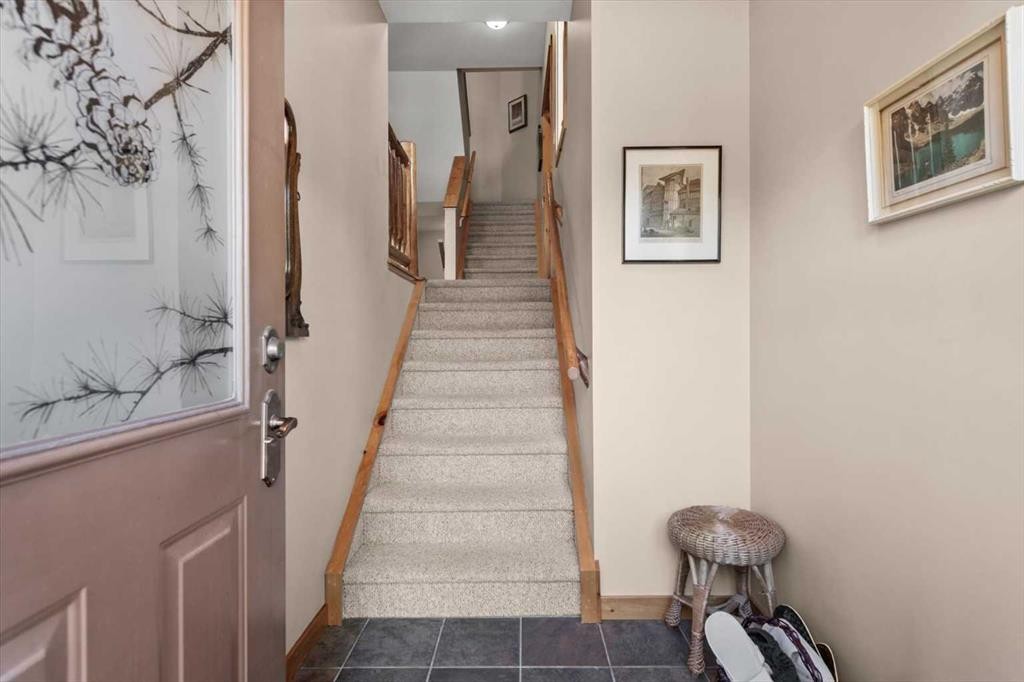 1073 Wilson Way, Canmore, AB - Indoor Photo Showing Other Room