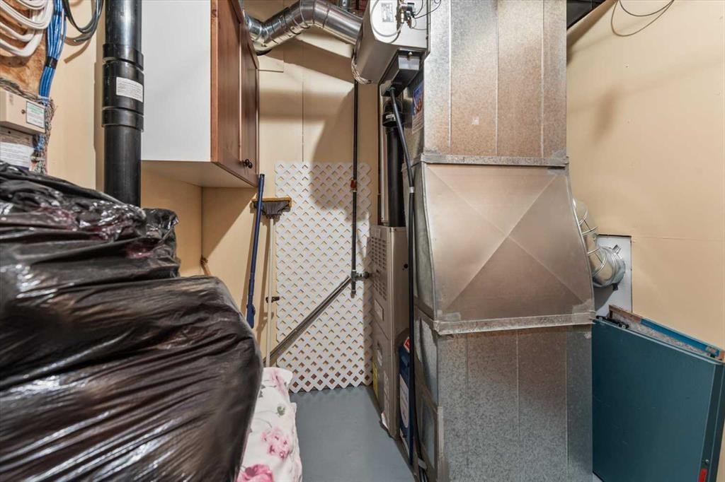 1073 Wilson Way, Canmore, AB - Indoor