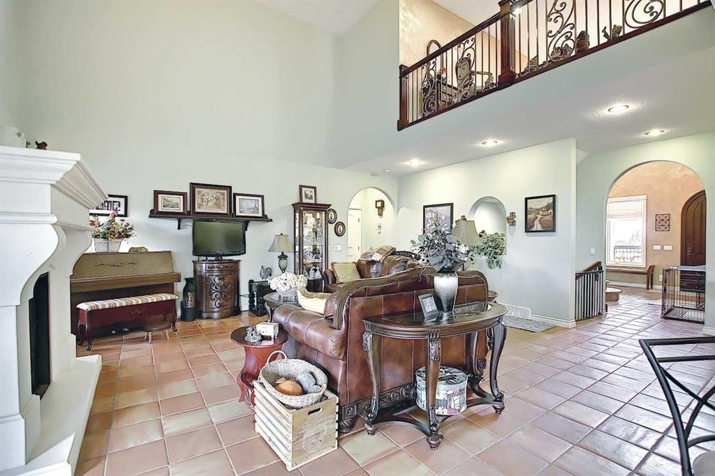 255046 Township Road 250, Rural Wheatland County, AB - Indoor Photo Showing Other Room