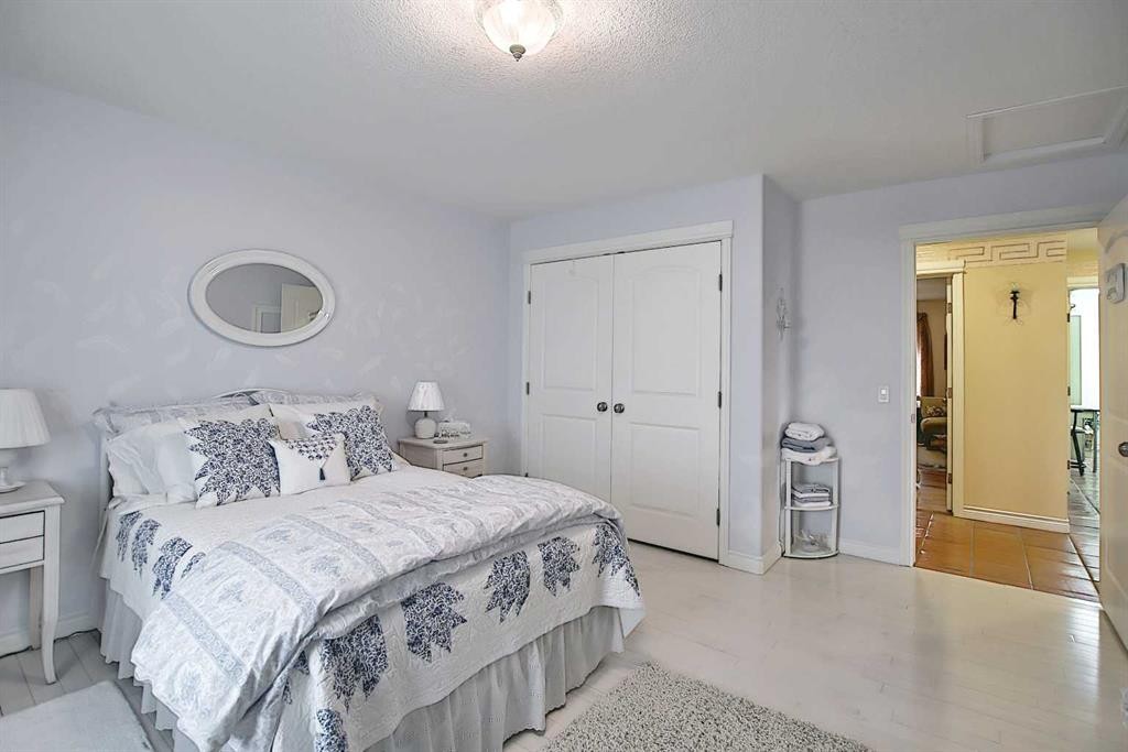 255046 Township Road 250, Rural Wheatland County, AB - Indoor Photo Showing Bedroom