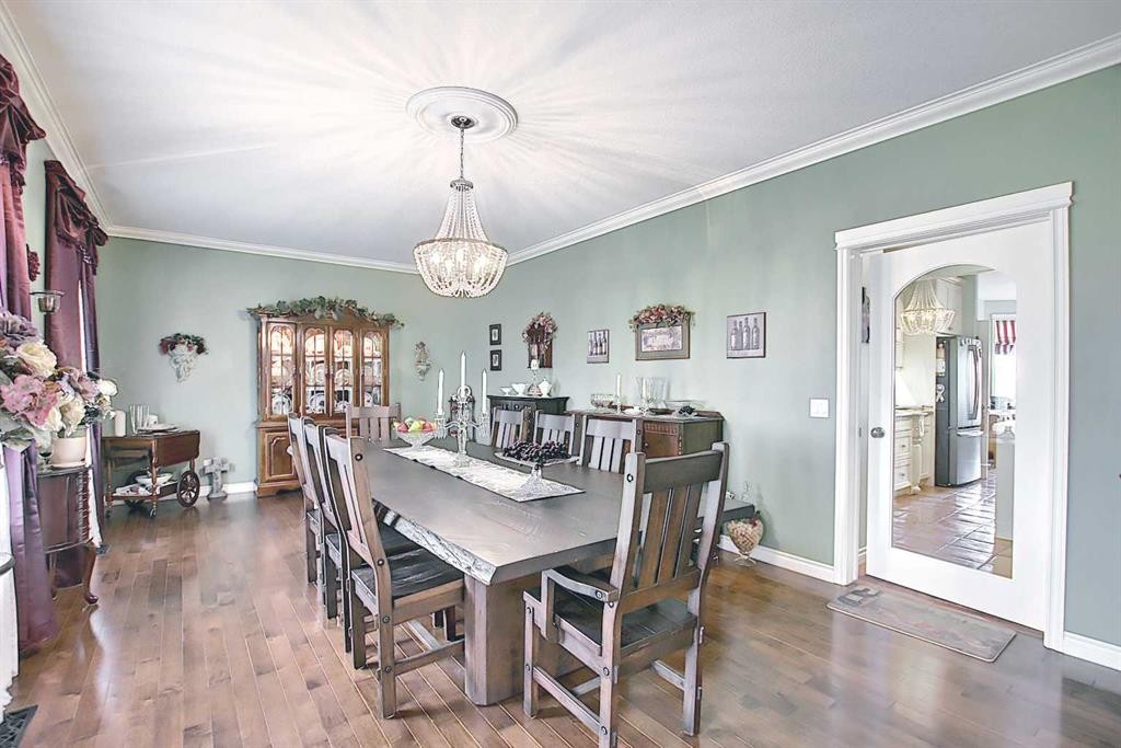 255046 Township Road 250, Rural Wheatland County, AB - Indoor Photo Showing Dining Room
