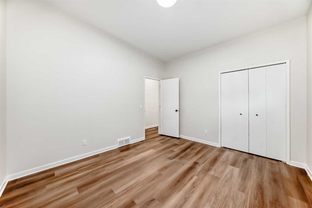 6525 58 Street Nw, Calgary, AB - Indoor Photo Showing Other Room