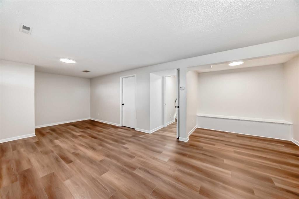 6525 58 Street Nw, Calgary, AB - Indoor Photo Showing Other Room