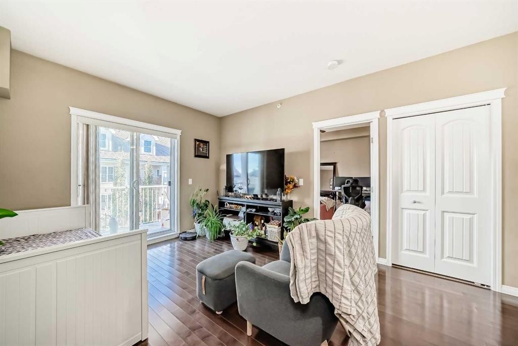 4404-31 Country Village Manor Ne, Calgary, AB - Indoor Photo Showing Other Room