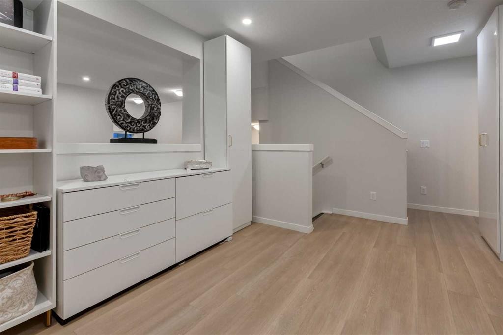 605-474 Seton Circle Se, Calgary, AB - Indoor