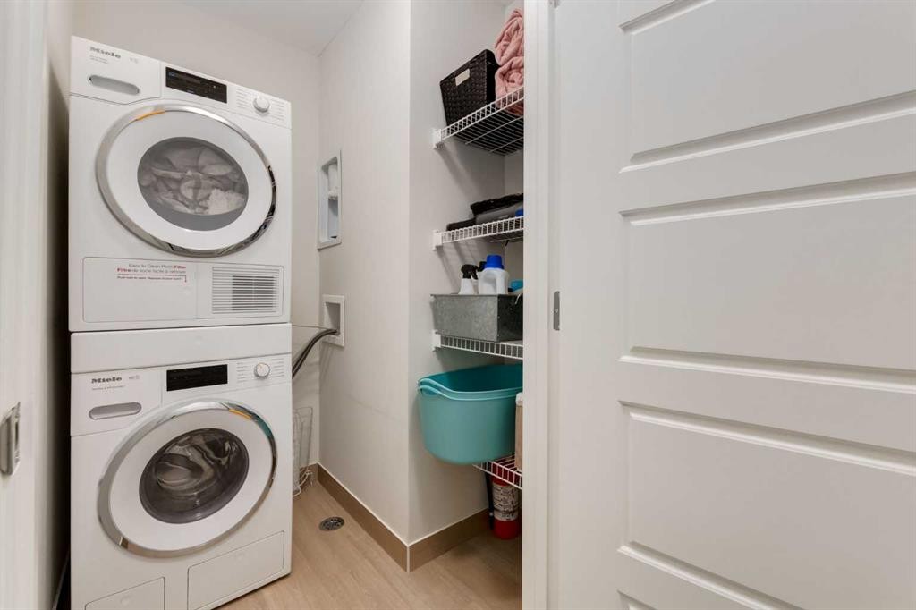 605-474 Seton Circle Se, Calgary, AB - Indoor Photo Showing Laundry Room