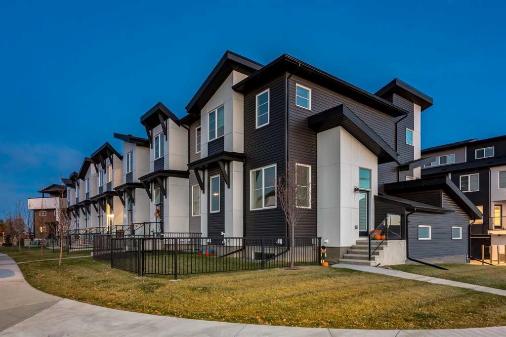 605-474 Seton Circle Se, Calgary, AB - Outdoor With Facade
