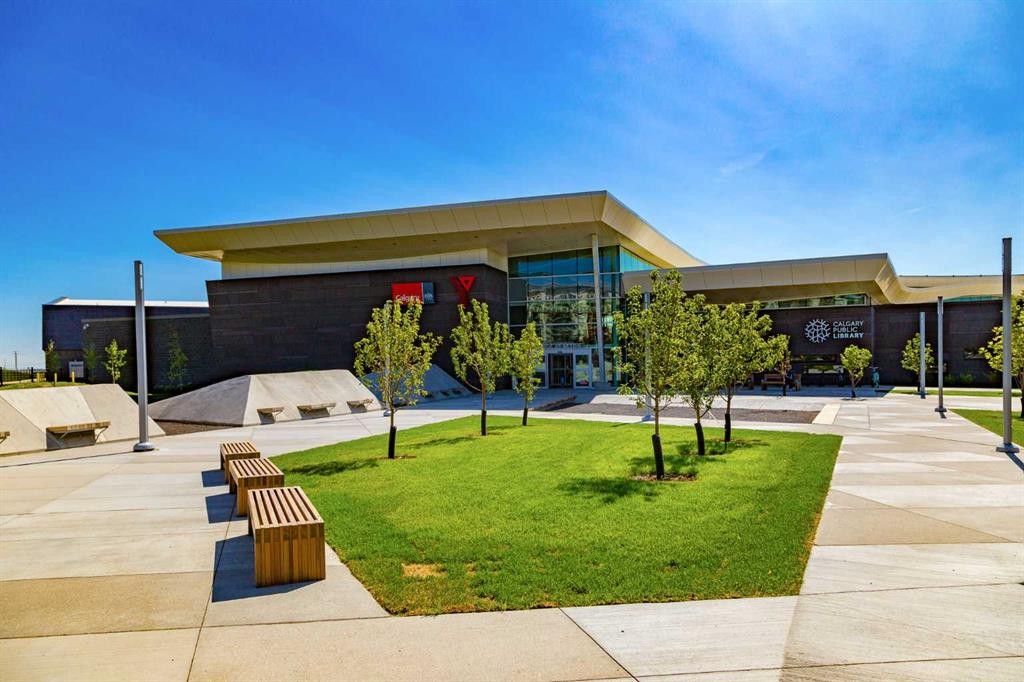 605-474 Seton Circle Se, Calgary, AB - Outdoor