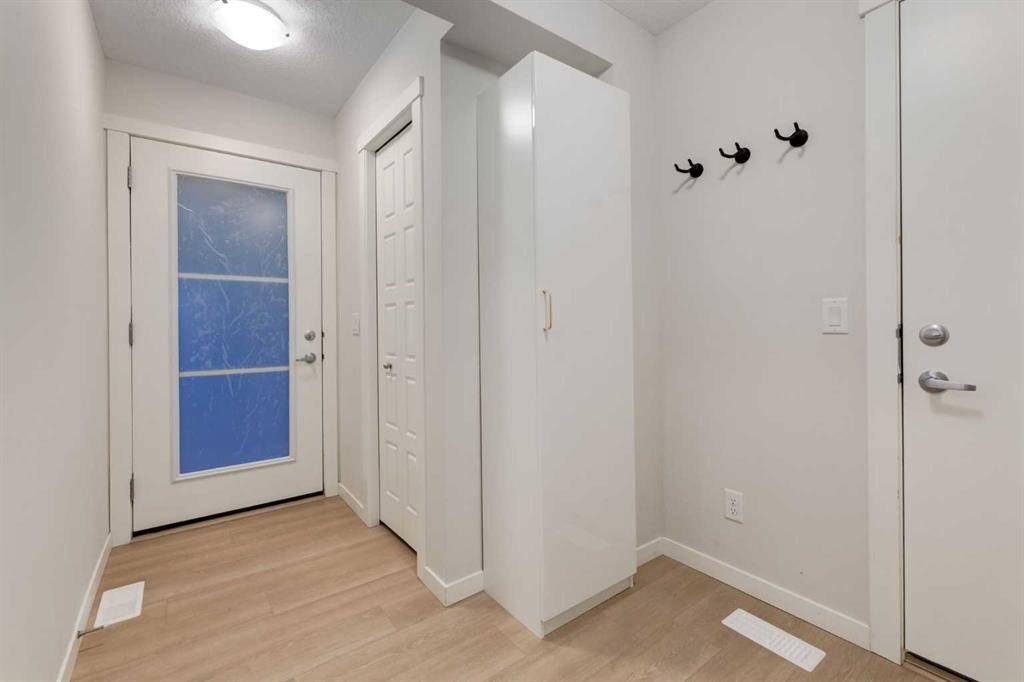 605-474 Seton Circle Se, Calgary, AB - Indoor Photo Showing Other Room