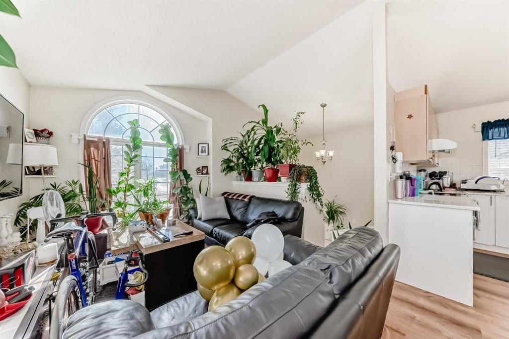 144 Taradale Drive Ne, Calgary, AB - Indoor