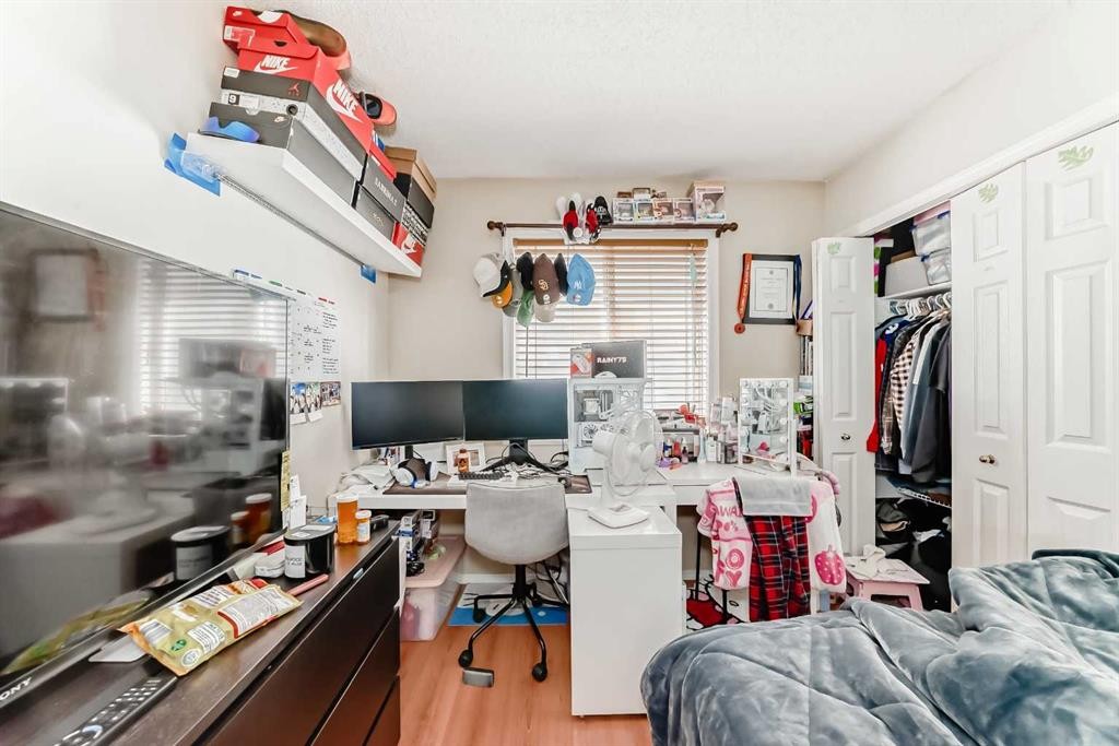 144 Taradale Drive Ne, Calgary, AB - Indoor Photo Showing Office