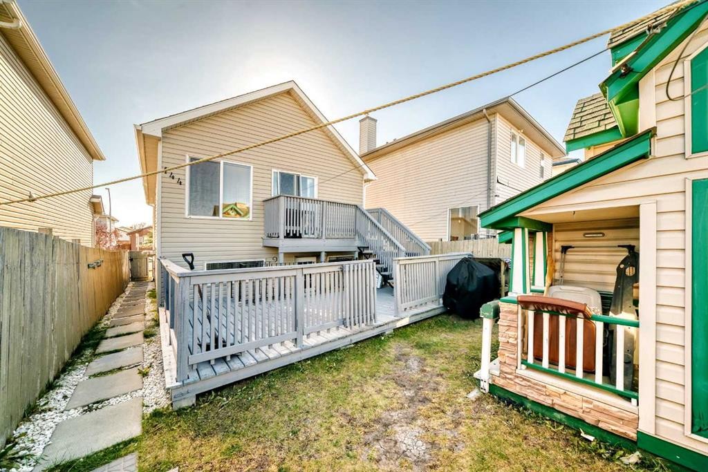 144 Taradale Drive Ne, Calgary, AB - Outdoor With Exterior
