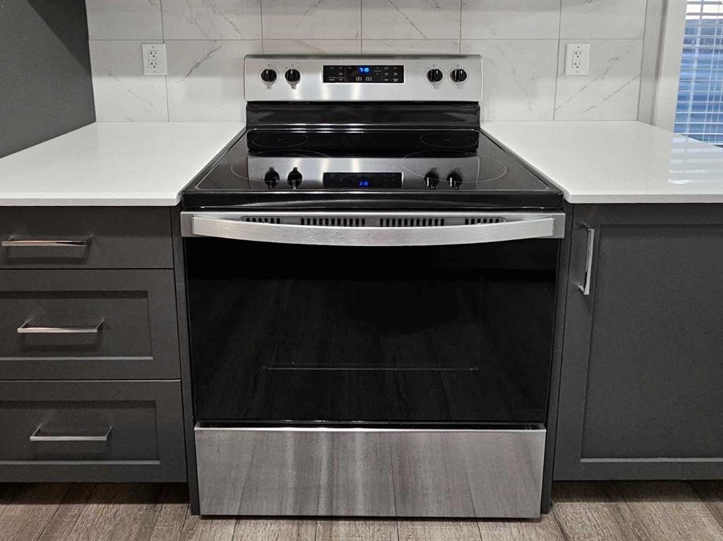 1485 148 Avenue Nw, Calgary, AB - Indoor Photo Showing Kitchen