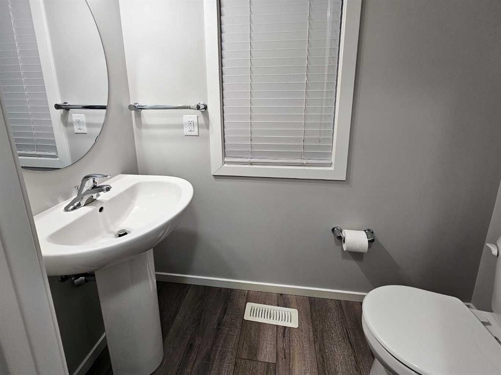 1485 148 Avenue Nw, Calgary, AB - Indoor Photo Showing Bathroom