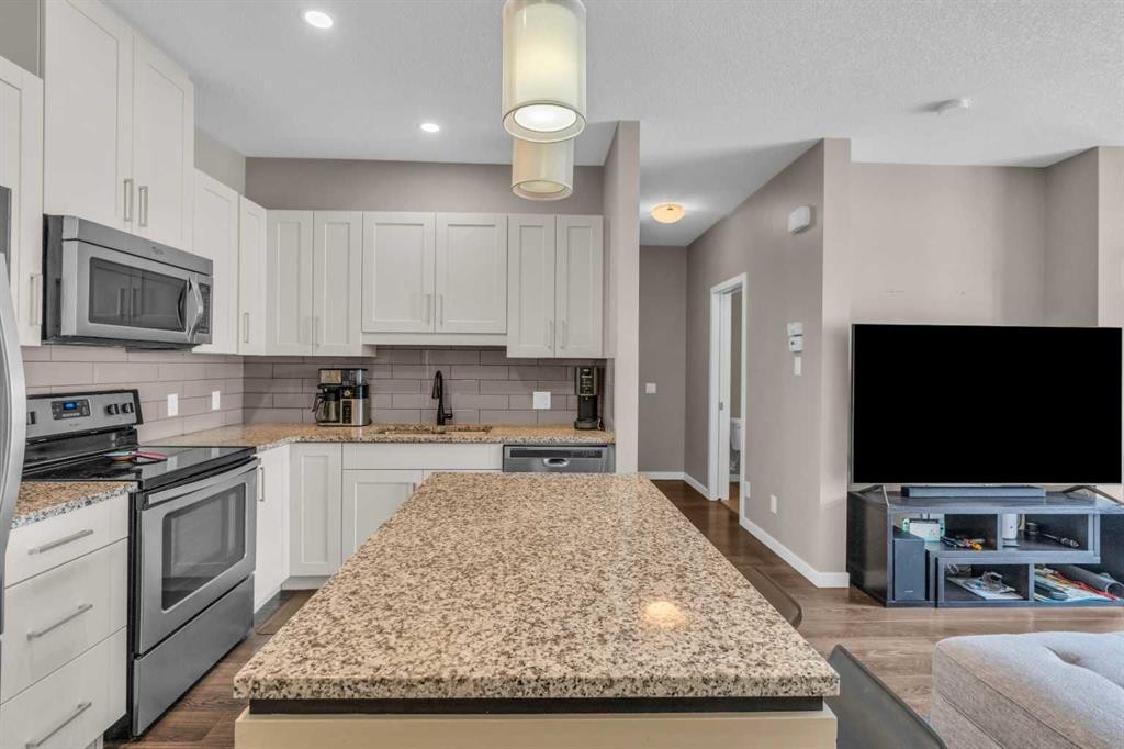 93 Copperstone Common Se, Calgary, AB - Indoor Photo Showing Kitchen With Stainless Steel Kitchen With Upgraded Kitchen