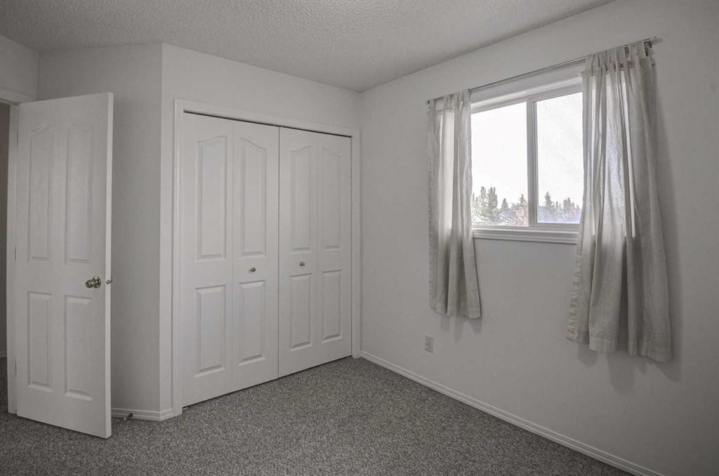 217 Somerside Close Sw, Calgary, AB - Indoor