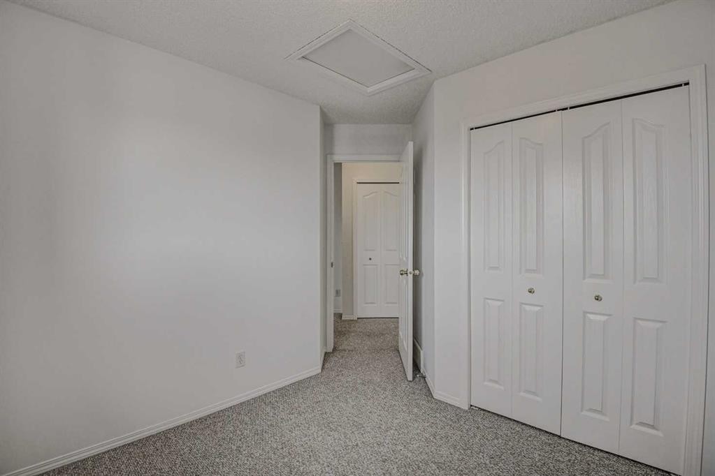 217 Somerside Close Sw, Calgary, AB - Indoor