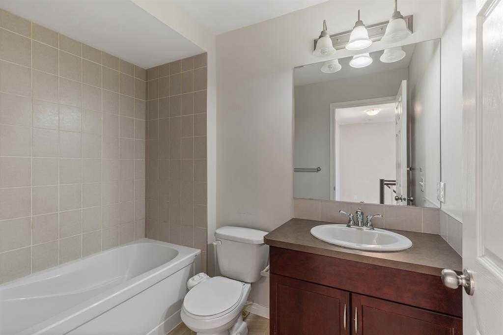 724 Windridge Road Sw, Airdrie, AB - Indoor Photo Showing Bathroom