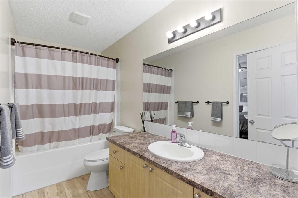 74 Evansbrooke Way Nw, Calgary, AB - Indoor Photo Showing Bathroom